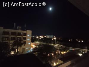 [P19] Vedere nocturnă surprinsă de pe balconul camerei 323. » foto by ovidiuyepi
 - 
<span class="allrVoted glyphicon glyphicon-heart hidden" id="av1524683"></span>
<a class="m-l-10 hidden" id="sv1524683" onclick="voting_Foto_DelVot(,1524683,11855)" role="button">șterge vot <span class="glyphicon glyphicon-remove"></span></a>
<a id="v91524683" class=" c-red"  onclick="voting_Foto_SetVot(1524683)" role="button"><span class="glyphicon glyphicon-heart-empty"></span> <b>LIKE</b> = Votează poza</a> <img class="hidden"  id="f1524683W9" src="/imagini/loader.gif" border="0" /><span class="AjErrMes hidden" id="e1524683ErM"></span>