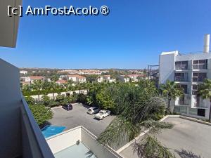 [P27] O parte din parcarea hotelului văzută de pe balcon. » foto by ovidiuyepi
 - 
<span class="allrVoted glyphicon glyphicon-heart hidden" id="av1524691"></span>
<a class="m-l-10 hidden" id="sv1524691" onclick="voting_Foto_DelVot(,1524691,11855)" role="button">șterge vot <span class="glyphicon glyphicon-remove"></span></a>
<a id="v91524691" class=" c-red"  onclick="voting_Foto_SetVot(1524691)" role="button"><span class="glyphicon glyphicon-heart-empty"></span> <b>LIKE</b> = Votează poza</a> <img class="hidden"  id="f1524691W9" src="/imagini/loader.gif" border="0" /><span class="AjErrMes hidden" id="e1524691ErM"></span>