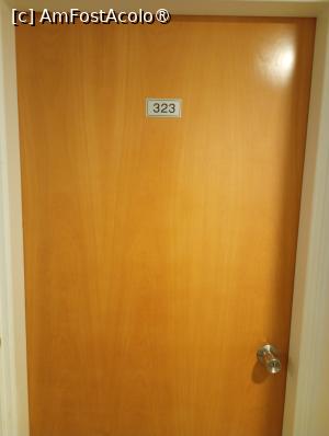 [P49] Ușa camerei 323, etaj 3, unde am fost cazat. » foto by ovidiuyepi
 - 
<span class="allrVoted glyphicon glyphicon-heart hidden" id="av1524713"></span>
<a class="m-l-10 hidden" id="sv1524713" onclick="voting_Foto_DelVot(,1524713,11855)" role="button">șterge vot <span class="glyphicon glyphicon-remove"></span></a>
<a id="v91524713" class=" c-red"  onclick="voting_Foto_SetVot(1524713)" role="button"><span class="glyphicon glyphicon-heart-empty"></span> <b>LIKE</b> = Votează poza</a> <img class="hidden"  id="f1524713W9" src="/imagini/loader.gif" border="0" /><span class="AjErrMes hidden" id="e1524713ErM"></span>