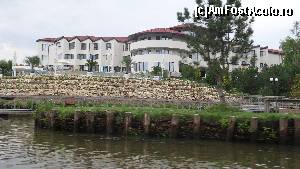 [P13] new egreta hotel- vazuta de pe canal » foto by silvia tudoran
 - 
<span class="allrVoted glyphicon glyphicon-heart hidden" id="av517402"></span>
<a class="m-l-10 hidden" id="sv517402" onclick="voting_Foto_DelVot(,517402,11876)" role="button">șterge vot <span class="glyphicon glyphicon-remove"></span></a>
<a id="v9517402" class=" c-red"  onclick="voting_Foto_SetVot(517402)" role="button"><span class="glyphicon glyphicon-heart-empty"></span> <b>LIKE</b> = Votează poza</a> <img class="hidden"  id="f517402W9" src="/imagini/loader.gif" border="0" /><span class="AjErrMes hidden" id="e517402ErM"></span>