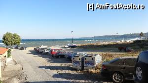 [P15] Locul viran pe post de parcare a resortului Possidi Holidays » foto by bog68
 - 
<span class="allrVoted glyphicon glyphicon-heart hidden" id="av379912"></span>
<a class="m-l-10 hidden" id="sv379912" onclick="voting_Foto_DelVot(,379912,11877)" role="button">șterge vot <span class="glyphicon glyphicon-remove"></span></a>
<a id="v9379912" class=" c-red"  onclick="voting_Foto_SetVot(379912)" role="button"><span class="glyphicon glyphicon-heart-empty"></span> <b>LIKE</b> = Votează poza</a> <img class="hidden"  id="f379912W9" src="/imagini/loader.gif" border="0" /><span class="AjErrMes hidden" id="e379912ErM"></span>