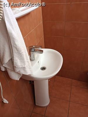 [P07] Chiuveta din baie de mărimea si înălțimea celor de la grădinițele de copii » foto by mango2000
 - 
<span class="allrVoted glyphicon glyphicon-heart hidden" id="av1482064"></span>
<a class="m-l-10 hidden" id="sv1482064" onclick="voting_Foto_DelVot(,1482064,11878)" role="button">șterge vot <span class="glyphicon glyphicon-remove"></span></a>
<a id="v91482064" class=" c-red"  onclick="voting_Foto_SetVot(1482064)" role="button"><span class="glyphicon glyphicon-heart-empty"></span> <b>LIKE</b> = Votează poza</a> <img class="hidden"  id="f1482064W9" src="/imagini/loader.gif" border="0" /><span class="AjErrMes hidden" id="e1482064ErM"></span>