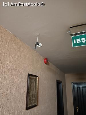 [P08] Fire electrice care atârna din tavan » foto by mango2000
 - 
<span class="allrVoted glyphicon glyphicon-heart hidden" id="av1482065"></span>
<a class="m-l-10 hidden" id="sv1482065" onclick="voting_Foto_DelVot(,1482065,11878)" role="button">șterge vot <span class="glyphicon glyphicon-remove"></span></a>
<a id="v91482065" class=" c-red"  onclick="voting_Foto_SetVot(1482065)" role="button"><span class="glyphicon glyphicon-heart-empty"></span> <b>LIKE</b> = Votează poza</a> <img class="hidden"  id="f1482065W9" src="/imagini/loader.gif" border="0" /><span class="AjErrMes hidden" id="e1482065ErM"></span>