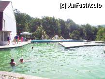 [P16] Piscina. În planul depărtat, zona pentru pitici, cu apă de 25cm.  » foto by Dragoș_MD
 - 
<span class="allrVoted glyphicon glyphicon-heart hidden" id="av335351"></span>
<a class="m-l-10 hidden" id="sv335351" onclick="voting_Foto_DelVot(,335351,11881)" role="button">șterge vot <span class="glyphicon glyphicon-remove"></span></a>
<a id="v9335351" class=" c-red"  onclick="voting_Foto_SetVot(335351)" role="button"><span class="glyphicon glyphicon-heart-empty"></span> <b>LIKE</b> = Votează poza</a> <img class="hidden"  id="f335351W9" src="/imagini/loader.gif" border="0" /><span class="AjErrMes hidden" id="e335351ErM"></span>