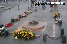 [P07] Monumentul Soldatului Necunoscut şi flacăra eternă » foto by Ovidiu istorie
 - 
<span class="allrVoted glyphicon glyphicon-heart hidden" id="av319986"></span>
<a class="m-l-10 hidden" id="sv319986" onclick="voting_Foto_DelVot(,319986,11886)" role="button">șterge vot <span class="glyphicon glyphicon-remove"></span></a>
<a id="v9319986" class=" c-red"  onclick="voting_Foto_SetVot(319986)" role="button"><span class="glyphicon glyphicon-heart-empty"></span> <b>LIKE</b> = Votează poza</a> <img class="hidden"  id="f319986W9" src="/imagini/loader.gif" border="0" /><span class="AjErrMes hidden" id="e319986ErM"></span>
