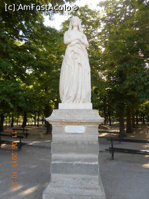 [P29] statuia Saint-Geneviève, sfânta ce patronează Parisul » foto by zlatna
 - 
<span class="allrVoted glyphicon glyphicon-heart hidden" id="av1127129"></span>
<a class="m-l-10 hidden" id="sv1127129" onclick="voting_Foto_DelVot(,1127129,11886)" role="button">șterge vot <span class="glyphicon glyphicon-remove"></span></a>
<a id="v91127129" class=" c-red"  onclick="voting_Foto_SetVot(1127129)" role="button"><span class="glyphicon glyphicon-heart-empty"></span> <b>LIKE</b> = Votează poza</a> <img class="hidden"  id="f1127129W9" src="/imagini/loader.gif" border="0" /><span class="AjErrMes hidden" id="e1127129ErM"></span>