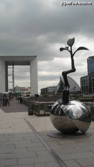 [P38] Cartierul La Defense » foto by gettyy
 - 
<span class="allrVoted glyphicon glyphicon-heart hidden" id="av591111"></span>
<a class="m-l-10 hidden" id="sv591111" onclick="voting_Foto_DelVot(,591111,11886)" role="button">șterge vot <span class="glyphicon glyphicon-remove"></span></a>
<a id="v9591111" class=" c-red"  onclick="voting_Foto_SetVot(591111)" role="button"><span class="glyphicon glyphicon-heart-empty"></span> <b>LIKE</b> = Votează poza</a> <img class="hidden"  id="f591111W9" src="/imagini/loader.gif" border="0" /><span class="AjErrMes hidden" id="e591111ErM"></span>