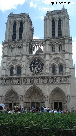 [P05] Frumoasa şi maiestuoasa Catedrală Notre Dame! » foto by gettyy
 - 
<span class="allrVoted glyphicon glyphicon-heart hidden" id="av591066"></span>
<a class="m-l-10 hidden" id="sv591066" onclick="voting_Foto_DelVot(,591066,11886)" role="button">șterge vot <span class="glyphicon glyphicon-remove"></span></a>
<a id="v9591066" class=" c-red"  onclick="voting_Foto_SetVot(591066)" role="button"><span class="glyphicon glyphicon-heart-empty"></span> <b>LIKE</b> = Votează poza</a> <img class="hidden"  id="f591066W9" src="/imagini/loader.gif" border="0" /><span class="AjErrMes hidden" id="e591066ErM"></span>