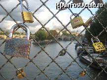 [P18] Podul artistilor e plin de lacate » foto by dorgo
 - 
<span class="allrVoted glyphicon glyphicon-heart hidden" id="av203572"></span>
<a class="m-l-10 hidden" id="sv203572" onclick="voting_Foto_DelVot(,203572,11886)" role="button">șterge vot <span class="glyphicon glyphicon-remove"></span></a>
<a id="v9203572" class=" c-red"  onclick="voting_Foto_SetVot(203572)" role="button"><span class="glyphicon glyphicon-heart-empty"></span> <b>LIKE</b> = Votează poza</a> <img class="hidden"  id="f203572W9" src="/imagini/loader.gif" border="0" /><span class="AjErrMes hidden" id="e203572ErM"></span>