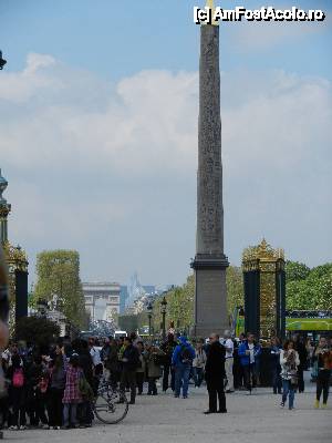 [P19] Place de la Concorde, vedere dinspre Orangerie. In fundal Arcul de Triumf » foto by tabache
 - 
<span class="allrVoted glyphicon glyphicon-heart hidden" id="av444520"></span>
<a class="m-l-10 hidden" id="sv444520" onclick="voting_Foto_DelVot(,444520,11886)" role="button">șterge vot <span class="glyphicon glyphicon-remove"></span></a>
<a id="v9444520" class=" c-red"  onclick="voting_Foto_SetVot(444520)" role="button"><span class="glyphicon glyphicon-heart-empty"></span> <b>LIKE</b> = Votează poza</a> <img class="hidden"  id="f444520W9" src="/imagini/loader.gif" border="0" /><span class="AjErrMes hidden" id="e444520ErM"></span>