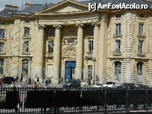 [P05] Sorbona - Facultatea de Drept - vedere dinspre Pantheon » foto by tabache
 - 
<span class="allrVoted glyphicon glyphicon-heart hidden" id="av444473"></span>
<a class="m-l-10 hidden" id="sv444473" onclick="voting_Foto_DelVot(,444473,11886)" role="button">șterge vot <span class="glyphicon glyphicon-remove"></span></a>
<a id="v9444473" class=" c-red"  onclick="voting_Foto_SetVot(444473)" role="button"><span class="glyphicon glyphicon-heart-empty"></span> <b>LIKE</b> = Votează poza</a> <img class="hidden"  id="f444473W9" src="/imagini/loader.gif" border="0" /><span class="AjErrMes hidden" id="e444473ErM"></span>