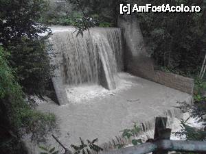 [P02] cascada dela intrare » foto by oldmen
 - 
<span class="allrVoted glyphicon glyphicon-heart hidden" id="av471547"></span>
<a class="m-l-10 hidden" id="sv471547" onclick="voting_Foto_DelVot(,471547,11891)" role="button">șterge vot <span class="glyphicon glyphicon-remove"></span></a>
<a id="v9471547" class=" c-red"  onclick="voting_Foto_SetVot(471547)" role="button"><span class="glyphicon glyphicon-heart-empty"></span> <b>LIKE</b> = Votează poza</a> <img class="hidden"  id="f471547W9" src="/imagini/loader.gif" border="0" /><span class="AjErrMes hidden" id="e471547ErM"></span>