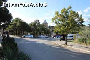 [P23] Mtskheta, Spre Mănăstirea Samtavro, se vede parcarea și puțin intrarea, mănăstirea este împrejmuită cu zid » foto by mprofeanu
 - 
<span class="allrVoted glyphicon glyphicon-heart hidden" id="av1141200"></span>
<a class="m-l-10 hidden" id="sv1141200" onclick="voting_Foto_DelVot(,1141200,11911)" role="button">șterge vot <span class="glyphicon glyphicon-remove"></span></a>
<a id="v91141200" class=" c-red"  onclick="voting_Foto_SetVot(1141200)" role="button"><span class="glyphicon glyphicon-heart-empty"></span> <b>LIKE</b> = Votează poza</a> <img class="hidden"  id="f1141200W9" src="/imagini/loader.gif" border="0" /><span class="AjErrMes hidden" id="e1141200ErM"></span>