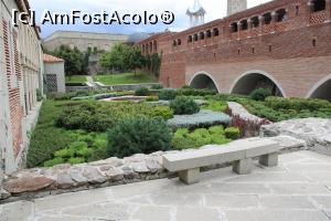 [P10] Akhaltsikhe, Castelul Rabati, Două ziduri diferite » foto by mprofeanu
 - 
<span class="allrVoted glyphicon glyphicon-heart hidden" id="av1143037"></span>
<a class="m-l-10 hidden" id="sv1143037" onclick="voting_Foto_DelVot(,1143037,11911)" role="button">șterge vot <span class="glyphicon glyphicon-remove"></span></a>
<a id="v91143037" class=" c-red"  onclick="voting_Foto_SetVot(1143037)" role="button"><span class="glyphicon glyphicon-heart-empty"></span> <b>LIKE</b> = Votează poza</a> <img class="hidden"  id="f1143037W9" src="/imagini/loader.gif" border="0" /><span class="AjErrMes hidden" id="e1143037ErM"></span>