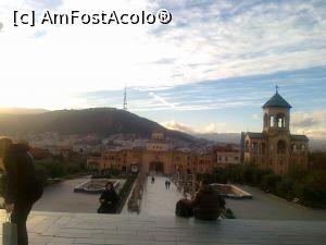[P20] Tbilisi - intrarea în incinta catedralei Tsminda Sameba » foto by calator65
 - 
<span class="allrVoted glyphicon glyphicon-heart hidden" id="av813524"></span>
<a class="m-l-10 hidden" id="sv813524" onclick="voting_Foto_DelVot(,813524,11911)" role="button">șterge vot <span class="glyphicon glyphicon-remove"></span></a>
<a id="v9813524" class=" c-red"  onclick="voting_Foto_SetVot(813524)" role="button"><span class="glyphicon glyphicon-heart-empty"></span> <b>LIKE</b> = Votează poza</a> <img class="hidden"  id="f813524W9" src="/imagini/loader.gif" border="0" /><span class="AjErrMes hidden" id="e813524ErM"></span>