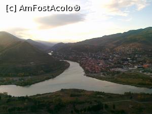 [P24] Mtskheta situată la confluenţa râurilor Mtkvari (Kura) şi Aragvi - vedere de la biserica Jvari » foto by calator65
 - 
<span class="allrVoted glyphicon glyphicon-heart hidden" id="av813528"></span>
<a class="m-l-10 hidden" id="sv813528" onclick="voting_Foto_DelVot(,813528,11911)" role="button">șterge vot <span class="glyphicon glyphicon-remove"></span></a>
<a id="v9813528" class=" c-red"  onclick="voting_Foto_SetVot(813528)" role="button"><span class="glyphicon glyphicon-heart-empty"></span> <b>LIKE</b> = Votează poza</a> <img class="hidden"  id="f813528W9" src="/imagini/loader.gif" border="0" /><span class="AjErrMes hidden" id="e813528ErM"></span>