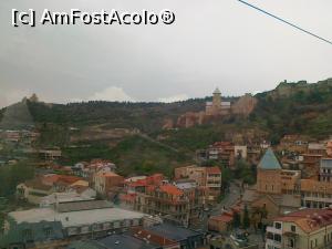 [P17] Tbilisi - din telecabină bisericile Sf. Gheorghe (jos), Sf. Nicolae din fortăreaţa Narikala şi Mănăstirea Tabor pe deal în stânga » foto by calator65
 - 
<span class="allrVoted glyphicon glyphicon-heart hidden" id="av812692"></span>
<a class="m-l-10 hidden" id="sv812692" onclick="voting_Foto_DelVot(,812692,11911)" role="button">șterge vot <span class="glyphicon glyphicon-remove"></span></a>
<a id="v9812692" class=" c-red"  onclick="voting_Foto_SetVot(812692)" role="button"><span class="glyphicon glyphicon-heart-empty"></span> <b>LIKE</b> = Votează poza</a> <img class="hidden"  id="f812692W9" src="/imagini/loader.gif" border="0" /><span class="AjErrMes hidden" id="e812692ErM"></span>