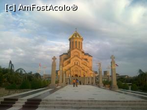 [P25] Tbilisi - Catedrala Sameba (Sf. Treime) a treia biserică ortodoxă din lume ca înălţime » foto by calator65
 - 
<span class="allrVoted glyphicon glyphicon-heart hidden" id="av813021"></span>
<a class="m-l-10 hidden" id="sv813021" onclick="voting_Foto_DelVot(,813021,11911)" role="button">șterge vot <span class="glyphicon glyphicon-remove"></span></a>
<a id="v9813021" class=" c-red"  onclick="voting_Foto_SetVot(813021)" role="button"><span class="glyphicon glyphicon-heart-empty"></span> <b>LIKE</b> = Votează poza</a> <img class="hidden"  id="f813021W9" src="/imagini/loader.gif" border="0" /><span class="AjErrMes hidden" id="e813021ErM"></span>
