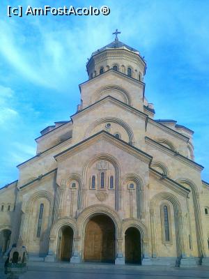 [P26] Tbilisi - Catedrala Sameba » foto by calator65
 - 
<span class="allrVoted glyphicon glyphicon-heart hidden" id="av813022"></span>
<a class="m-l-10 hidden" id="sv813022" onclick="voting_Foto_DelVot(,813022,11911)" role="button">șterge vot <span class="glyphicon glyphicon-remove"></span></a>
<a id="v9813022" class=" c-red"  onclick="voting_Foto_SetVot(813022)" role="button"><span class="glyphicon glyphicon-heart-empty"></span> <b>LIKE</b> = Votează poza</a> <img class="hidden"  id="f813022W9" src="/imagini/loader.gif" border="0" /><span class="AjErrMes hidden" id="e813022ErM"></span>