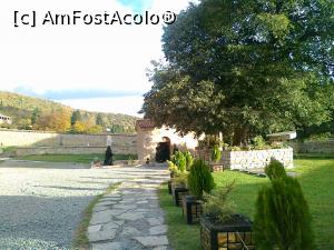 [P29] Mtskheta - Mănăstirea Samtavro, capela Sfintei Nina » foto by calator65
 - 
<span class="allrVoted glyphicon glyphicon-heart hidden" id="av813025"></span>
<a class="m-l-10 hidden" id="sv813025" onclick="voting_Foto_DelVot(,813025,11911)" role="button">șterge vot <span class="glyphicon glyphicon-remove"></span></a>
<a id="v9813025" class=" c-red"  onclick="voting_Foto_SetVot(813025)" role="button"><span class="glyphicon glyphicon-heart-empty"></span> <b>LIKE</b> = Votează poza</a> <img class="hidden"  id="f813025W9" src="/imagini/loader.gif" border="0" /><span class="AjErrMes hidden" id="e813025ErM"></span>