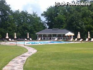 [P31] Piscina cu acel superb foisor in spate, unde am fost lasati in bezna cu o seara inainte :) - iulie 2013 » foto by adry24
 - 
<span class="allrVoted glyphicon glyphicon-heart hidden" id="av477534"></span>
<a class="m-l-10 hidden" id="sv477534" onclick="voting_Foto_DelVot(,477534,11912)" role="button">șterge vot <span class="glyphicon glyphicon-remove"></span></a>
<a id="v9477534" class=" c-red"  onclick="voting_Foto_SetVot(477534)" role="button"><span class="glyphicon glyphicon-heart-empty"></span> <b>LIKE</b> = Votează poza</a> <img class="hidden"  id="f477534W9" src="/imagini/loader.gif" border="0" /><span class="AjErrMes hidden" id="e477534ErM"></span>