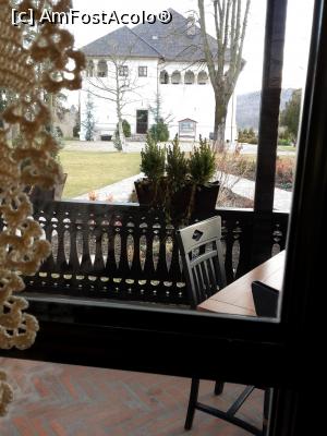 [P06] conacul vazut prin fereastra restaurantului » foto by ccbg*
 - 
<span class="allrVoted glyphicon glyphicon-heart hidden" id="av714690"></span>
<a class="m-l-10 hidden" id="sv714690" onclick="voting_Foto_DelVot(,714690,11912)" role="button">șterge vot <span class="glyphicon glyphicon-remove"></span></a>
<a id="v9714690" class=" c-red"  onclick="voting_Foto_SetVot(714690)" role="button"><span class="glyphicon glyphicon-heart-empty"></span> <b>LIKE</b> = Votează poza</a> <img class="hidden"  id="f714690W9" src="/imagini/loader.gif" border="0" /><span class="AjErrMes hidden" id="e714690ErM"></span>