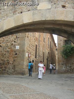 [P18] Inca nu mi se stricase aparatul. Trecusem de Arco Estrella.  » foto by cristina47*
 - 
<span class="allrVoted glyphicon glyphicon-heart hidden" id="av840164"></span>
<a class="m-l-10 hidden" id="sv840164" onclick="voting_Foto_DelVot(,840164,11914)" role="button">șterge vot <span class="glyphicon glyphicon-remove"></span></a>
<a id="v9840164" class=" c-red"  onclick="voting_Foto_SetVot(840164)" role="button"><span class="glyphicon glyphicon-heart-empty"></span> <b>LIKE</b> = Votează poza</a> <img class="hidden"  id="f840164W9" src="/imagini/loader.gif" border="0" /><span class="AjErrMes hidden" id="e840164ErM"></span>