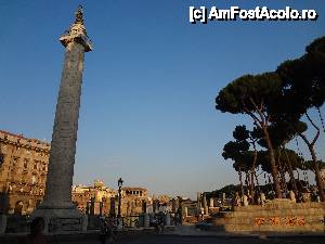 [P04] Columna lul Traian, care se afla imediat langa Forumul roman sau langa palatal lul V. Emanuelle si la care puteti sa ajungeti destul de usor mergand pe jos de la hotelul Andreotti spre Colosseum.  » foto by bel_lira
 - 
<span class="allrVoted glyphicon glyphicon-heart hidden" id="av446013"></span>
<a class="m-l-10 hidden" id="sv446013" onclick="voting_Foto_DelVot(,446013,11920)" role="button">șterge vot <span class="glyphicon glyphicon-remove"></span></a>
<a id="v9446013" class=" c-red"  onclick="voting_Foto_SetVot(446013)" role="button"><span class="glyphicon glyphicon-heart-empty"></span> <b>LIKE</b> = Votează poza</a> <img class="hidden"  id="f446013W9" src="/imagini/loader.gif" border="0" /><span class="AjErrMes hidden" id="e446013ErM"></span>