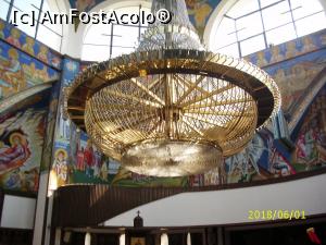 [P09] Uriașul candelabru din interior, în greutate de 5 tone!  » foto by puiutea
 - 
<span class="allrVoted glyphicon glyphicon-heart hidden" id="av975792"></span>
<a class="m-l-10 hidden" id="sv975792" onclick="voting_Foto_DelVot(,975792,11922)" role="button">șterge vot <span class="glyphicon glyphicon-remove"></span></a>
<a id="v9975792" class=" c-red"  onclick="voting_Foto_SetVot(975792)" role="button"><span class="glyphicon glyphicon-heart-empty"></span> <b>LIKE</b> = Votează poza</a> <img class="hidden"  id="f975792W9" src="/imagini/loader.gif" border="0" /><span class="AjErrMes hidden" id="e975792ErM"></span>
