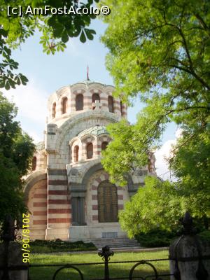 [P46] Mausoleul ostașilor români de la Plevna.  » foto by puiutea
 - 
<span class="allrVoted glyphicon glyphicon-heart hidden" id="av976873"></span>
<a class="m-l-10 hidden" id="sv976873" onclick="voting_Foto_DelVot(,976873,11922)" role="button">șterge vot <span class="glyphicon glyphicon-remove"></span></a>
<a id="v9976873" class=" c-red"  onclick="voting_Foto_SetVot(976873)" role="button"><span class="glyphicon glyphicon-heart-empty"></span> <b>LIKE</b> = Votează poza</a> <img class="hidden"  id="f976873W9" src="/imagini/loader.gif" border="0" /><span class="AjErrMes hidden" id="e976873ErM"></span>