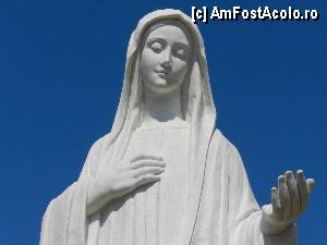 [P10] Statuia Fecioarei din fata bisericii » foto by ramo_info
 - 
<span class="allrVoted glyphicon glyphicon-heart hidden" id="av352411"></span>
<a class="m-l-10 hidden" id="sv352411" onclick="voting_Foto_DelVot(,352411,11939)" role="button">șterge vot <span class="glyphicon glyphicon-remove"></span></a>
<a id="v9352411" class=" c-red"  onclick="voting_Foto_SetVot(352411)" role="button"><span class="glyphicon glyphicon-heart-empty"></span> <b>LIKE</b> = Votează poza</a> <img class="hidden"  id="f352411W9" src="/imagini/loader.gif" border="0" /><span class="AjErrMes hidden" id="e352411ErM"></span>