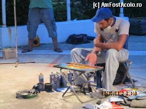 [P63] Asprovalta: un artist local picteaza folosind spray-uri cu vopsea » foto by kanza
 - 
<span class="allrVoted glyphicon glyphicon-heart hidden" id="av337509"></span>
<a class="m-l-10 hidden" id="sv337509" onclick="voting_Foto_DelVot(,337509,11942)" role="button">șterge vot <span class="glyphicon glyphicon-remove"></span></a>
<a id="v9337509" class=" c-red"  onclick="voting_Foto_SetVot(337509)" role="button"><span class="glyphicon glyphicon-heart-empty"></span> <b>LIKE</b> = Votează poza</a> <img class="hidden"  id="f337509W9" src="/imagini/loader.gif" border="0" /><span class="AjErrMes hidden" id="e337509ErM"></span>