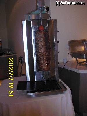 [P20] ce ziceti de un gyros?  » foto by amero
 - 
<span class="allrVoted glyphicon glyphicon-heart hidden" id="av338284"></span>
<a class="m-l-10 hidden" id="sv338284" onclick="voting_Foto_DelVot(,338284,11959)" role="button">șterge vot <span class="glyphicon glyphicon-remove"></span></a>
<a id="v9338284" class=" c-red"  onclick="voting_Foto_SetVot(338284)" role="button"><span class="glyphicon glyphicon-heart-empty"></span> <b>LIKE</b> = Votează poza</a> <img class="hidden"  id="f338284W9" src="/imagini/loader.gif" border="0" /><span class="AjErrMes hidden" id="e338284ErM"></span>