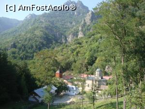 [P11] Mănăstirea Stânișoara - un obiectiv aflat într-un loc mirific. » foto by Floryn81
 - 
<span class="allrVoted glyphicon glyphicon-heart hidden" id="av739574"></span>
<a class="m-l-10 hidden" id="sv739574" onclick="voting_Foto_DelVot(,739574,12025)" role="button">șterge vot <span class="glyphicon glyphicon-remove"></span></a>
<a id="v9739574" class=" c-red"  onclick="voting_Foto_SetVot(739574)" role="button"><span class="glyphicon glyphicon-heart-empty"></span> <b>LIKE</b> = Votează poza</a> <img class="hidden"  id="f739574W9" src="/imagini/loader.gif" border="0" /><span class="AjErrMes hidden" id="e739574ErM"></span>