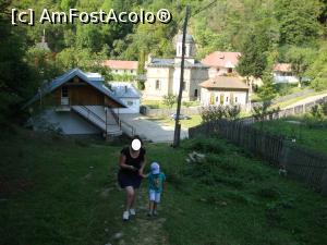 [P31] La plecare urcăm pieptiș pe muchea de unde am privit pentru ultima dată către mănăstire.  » foto by Floryn81
 - 
<span class="allrVoted glyphicon glyphicon-heart hidden" id="av739595"></span>
<a class="m-l-10 hidden" id="sv739595" onclick="voting_Foto_DelVot(,739595,12025)" role="button">șterge vot <span class="glyphicon glyphicon-remove"></span></a>
<a id="v9739595" class=" c-red"  onclick="voting_Foto_SetVot(739595)" role="button"><span class="glyphicon glyphicon-heart-empty"></span> <b>LIKE</b> = Votează poza</a> <img class="hidden"  id="f739595W9" src="/imagini/loader.gif" border="0" /><span class="AjErrMes hidden" id="e739595ErM"></span>