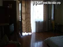 [P02] Vedere catre balconul camerei noastre-iunie 2012 » foto by adry24
 - 
<span class="allrVoted glyphicon glyphicon-heart hidden" id="av398792"></span>
<a class="m-l-10 hidden" id="sv398792" onclick="voting_Foto_DelVot(,398792,12032)" role="button">șterge vot <span class="glyphicon glyphicon-remove"></span></a>
<a id="v9398792" class=" c-red"  onclick="voting_Foto_SetVot(398792)" role="button"><span class="glyphicon glyphicon-heart-empty"></span> <b>LIKE</b> = Votează poza</a> <img class="hidden"  id="f398792W9" src="/imagini/loader.gif" border="0" /><span class="AjErrMes hidden" id="e398792ErM"></span>