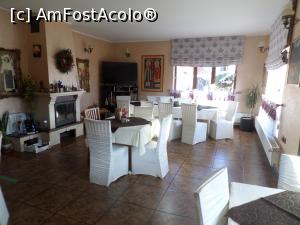 [P09] O parte a restaurantului, situat în alt corp al pensiunii. » foto by Safta Radu
 - 
<span class="allrVoted glyphicon glyphicon-heart hidden" id="av1212622"></span>
<a class="m-l-10 hidden" id="sv1212622" onclick="voting_Foto_DelVot(,1212622,12032)" role="button">șterge vot <span class="glyphicon glyphicon-remove"></span></a>
<a id="v91212622" class=" c-red"  onclick="voting_Foto_SetVot(1212622)" role="button"><span class="glyphicon glyphicon-heart-empty"></span> <b>LIKE</b> = Votează poza</a> <img class="hidden"  id="f1212622W9" src="/imagini/loader.gif" border="0" /><span class="AjErrMes hidden" id="e1212622ErM"></span>