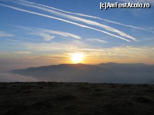 [P17] Apus de soare pe Transalpina » foto by tata123 🔱
 - 
<span class="allrVoted glyphicon glyphicon-heart hidden" id="av502494"></span>
<a class="m-l-10 hidden" id="sv502494" onclick="voting_Foto_DelVot(,502494,12032)" role="button">șterge vot <span class="glyphicon glyphicon-remove"></span></a>
<a id="v9502494" class=" c-red"  onclick="voting_Foto_SetVot(502494)" role="button"><span class="glyphicon glyphicon-heart-empty"></span> <b>LIKE</b> = Votează poza</a> <img class="hidden"  id="f502494W9" src="/imagini/loader.gif" border="0" /><span class="AjErrMes hidden" id="e502494ErM"></span>