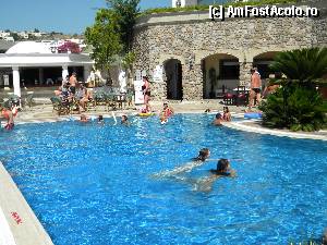 [P26] piscina 2 la amiaza » foto by silvia tudoran
 - 
<span class="allrVoted glyphicon glyphicon-heart hidden" id="av345690"></span>
<a class="m-l-10 hidden" id="sv345690" onclick="voting_Foto_DelVot(,345690,12093)" role="button">șterge vot <span class="glyphicon glyphicon-remove"></span></a>
<a id="v9345690" class=" c-red"  onclick="voting_Foto_SetVot(345690)" role="button"><span class="glyphicon glyphicon-heart-empty"></span> <b>LIKE</b> = Votează poza</a> <img class="hidden"  id="f345690W9" src="/imagini/loader.gif" border="0" /><span class="AjErrMes hidden" id="e345690ErM"></span>