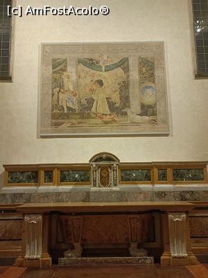 [P38] Rimini, Tempio Malatestiano, Fresca lui Piero della Francesca, pictată în 1451 înfățișând pe Sigismondo Pandolfo Malatesta stând în genunchi înaintea Sf. Sigismondo » foto by mprofeanu
 - 
<span class="allrVoted glyphicon glyphicon-heart hidden" id="av1342036"></span>
<a class="m-l-10 hidden" id="sv1342036" onclick="voting_Foto_DelVot(,1342036,12117)" role="button">șterge vot <span class="glyphicon glyphicon-remove"></span></a>
<a id="v91342036" class=" c-red"  onclick="voting_Foto_SetVot(1342036)" role="button"><span class="glyphicon glyphicon-heart-empty"></span> <b>LIKE</b> = Votează poza</a> <img class="hidden"  id="f1342036W9" src="/imagini/loader.gif" border="0" /><span class="AjErrMes hidden" id="e1342036ErM"></span>