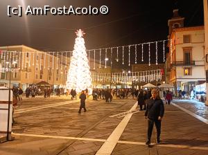 [P40] Rimini, Piazza Tre Martiri (L'antico Foro) frumos împodobită » foto by mprofeanu
 - 
<span class="allrVoted glyphicon glyphicon-heart hidden" id="av1342038"></span>
<a class="m-l-10 hidden" id="sv1342038" onclick="voting_Foto_DelVot(,1342038,12117)" role="button">șterge vot <span class="glyphicon glyphicon-remove"></span></a>
<a id="v91342038" class=" c-red"  onclick="voting_Foto_SetVot(1342038)" role="button"><span class="glyphicon glyphicon-heart-empty"></span> <b>LIKE</b> = Votează poza</a> <img class="hidden"  id="f1342038W9" src="/imagini/loader.gif" border="0" /><span class="AjErrMes hidden" id="e1342038ErM"></span>