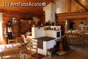 [P25] Rădăuți, Popasul Vlădichii, Sala principală, Aici așa se fac scrijelele, ar fi participat odată și Sofia Vicoveanca să ajute la prepararea lor ne-a spus patronul...  » foto by mprofeanu
 - 
<span class="allrVoted glyphicon glyphicon-heart hidden" id="av1133352"></span>
<a class="m-l-10 hidden" id="sv1133352" onclick="voting_Foto_DelVot(,1133352,12132)" role="button">șterge vot <span class="glyphicon glyphicon-remove"></span></a>
<a id="v91133352" class=" c-red"  onclick="voting_Foto_SetVot(1133352)" role="button"><span class="glyphicon glyphicon-heart-empty"></span> <b>LIKE</b> = Votează poza</a> <img class="hidden"  id="f1133352W9" src="/imagini/loader.gif" border="0" /><span class="AjErrMes hidden" id="e1133352ErM"></span>