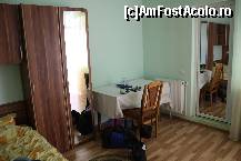 [P04] Un colț al camerei. În dreapta este ușa către baie.  » foto by Robert Lazar
 - 
<span class="allrVoted glyphicon glyphicon-heart hidden" id="av346760"></span>
<a class="m-l-10 hidden" id="sv346760" onclick="voting_Foto_DelVot(,346760,12173)" role="button">șterge vot <span class="glyphicon glyphicon-remove"></span></a>
<a id="v9346760" class=" c-red"  onclick="voting_Foto_SetVot(346760)" role="button"><span class="glyphicon glyphicon-heart-empty"></span> <b>LIKE</b> = Votează poza</a> <img class="hidden"  id="f346760W9" src="/imagini/loader.gif" border="0" /><span class="AjErrMes hidden" id="e346760ErM"></span>