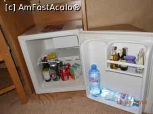 [P14] Hotel Odessos - Minibarul aprovizionat cu produse tipice.  » foto by iulianic
 - 
<span class="allrVoted glyphicon glyphicon-heart hidden" id="av953377"></span>
<a class="m-l-10 hidden" id="sv953377" onclick="voting_Foto_DelVot(,953377,12176)" role="button">șterge vot <span class="glyphicon glyphicon-remove"></span></a>
<a id="v9953377" class=" c-red"  onclick="voting_Foto_SetVot(953377)" role="button"><span class="glyphicon glyphicon-heart-empty"></span> <b>LIKE</b> = Votează poza</a> <img class="hidden"  id="f953377W9" src="/imagini/loader.gif" border="0" /><span class="AjErrMes hidden" id="e953377ErM"></span>