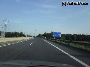 [P05] Autostrada A4. Mai sunt 38 de kilometri până la Viena.  » foto by Costi
 - 
<span class="allrVoted glyphicon glyphicon-heart hidden" id="av347383"></span>
<a class="m-l-10 hidden" id="sv347383" onclick="voting_Foto_DelVot(,347383,12195)" role="button">șterge vot <span class="glyphicon glyphicon-remove"></span></a>
<a id="v9347383" class=" c-red"  onclick="voting_Foto_SetVot(347383)" role="button"><span class="glyphicon glyphicon-heart-empty"></span> <b>LIKE</b> = Votează poza</a> <img class="hidden"  id="f347383W9" src="/imagini/loader.gif" border="0" /><span class="AjErrMes hidden" id="e347383ErM"></span>