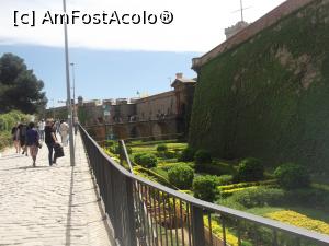 [P13] În fața palatului Montjuic » foto by diacrys*
 - 
<span class="allrVoted glyphicon glyphicon-heart hidden" id="av824152"></span>
<a class="m-l-10 hidden" id="sv824152" onclick="voting_Foto_DelVot(,824152,12198)" role="button">șterge vot <span class="glyphicon glyphicon-remove"></span></a>
<a id="v9824152" class=" c-red"  onclick="voting_Foto_SetVot(824152)" role="button"><span class="glyphicon glyphicon-heart-empty"></span> <b>LIKE</b> = Votează poza</a> <img class="hidden"  id="f824152W9" src="/imagini/loader.gif" border="0" /><span class="AjErrMes hidden" id="e824152ErM"></span>