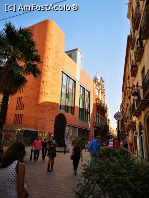 [P03] Palau de la Musica Catalana; în prim plan, Micul Palat; pe fundal, clădirea veche » foto by crismis
 - 
<span class="allrVoted glyphicon glyphicon-heart hidden" id="av1141656"></span>
<a class="m-l-10 hidden" id="sv1141656" onclick="voting_Foto_DelVot(,1141656,12198)" role="button">șterge vot <span class="glyphicon glyphicon-remove"></span></a>
<a id="v91141656" class=" c-red"  onclick="voting_Foto_SetVot(1141656)" role="button"><span class="glyphicon glyphicon-heart-empty"></span> <b>LIKE</b> = Votează poza</a> <img class="hidden"  id="f1141656W9" src="/imagini/loader.gif" border="0" /><span class="AjErrMes hidden" id="e1141656ErM"></span>