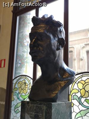 [P31] Sala Lluis Millet; bustul muzicianului » foto by crismis
 - 
<span class="allrVoted glyphicon glyphicon-heart hidden" id="av1141692"></span>
<a class="m-l-10 hidden" id="sv1141692" onclick="voting_Foto_DelVot(,1141692,12198)" role="button">șterge vot <span class="glyphicon glyphicon-remove"></span></a>
<a id="v91141692" class=" c-red"  onclick="voting_Foto_SetVot(1141692)" role="button"><span class="glyphicon glyphicon-heart-empty"></span> <b>LIKE</b> = Votează poza</a> <img class="hidden"  id="f1141692W9" src="/imagini/loader.gif" border="0" /><span class="AjErrMes hidden" id="e1141692ErM"></span>
