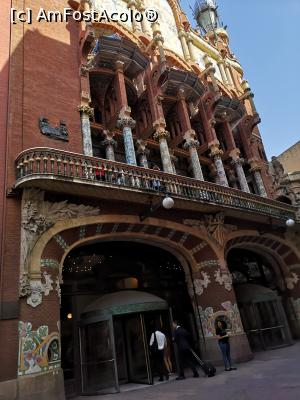 [P04] Palau de la Musica Catalana, greu de prins în întregul său » foto by crismis
 - 
<span class="allrVoted glyphicon glyphicon-heart hidden" id="av1141658"></span>
<a class="m-l-10 hidden" id="sv1141658" onclick="voting_Foto_DelVot(,1141658,12198)" role="button">șterge vot <span class="glyphicon glyphicon-remove"></span></a>
<a id="v91141658" class=" c-red"  onclick="voting_Foto_SetVot(1141658)" role="button"><span class="glyphicon glyphicon-heart-empty"></span> <b>LIKE</b> = Votează poza</a> <img class="hidden"  id="f1141658W9" src="/imagini/loader.gif" border="0" /><span class="AjErrMes hidden" id="e1141658ErM"></span>