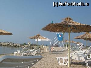 [P04] E ok. Pacat de algele care zac pe mal si emana un miros insuportabil! Pacat de mare, de faptul ca este curata fundul acestuia la intrare macar (pietre ascutite, scoici multe, resturi de sticla) !  » foto by FanSejur
 - 
<span class="allrVoted glyphicon glyphicon-heart hidden" id="av347736"></span>
<a class="m-l-10 hidden" id="sv347736" onclick="voting_Foto_DelVot(,347736,12206)" role="button">șterge vot <span class="glyphicon glyphicon-remove"></span></a>
<a id="v9347736" class=" c-red"  onclick="voting_Foto_SetVot(347736)" role="button"><span class="glyphicon glyphicon-heart-empty"></span> <b>LIKE</b> = Votează poza</a> <img class="hidden"  id="f347736W9" src="/imagini/loader.gif" border="0" /><span class="AjErrMes hidden" id="e347736ErM"></span>